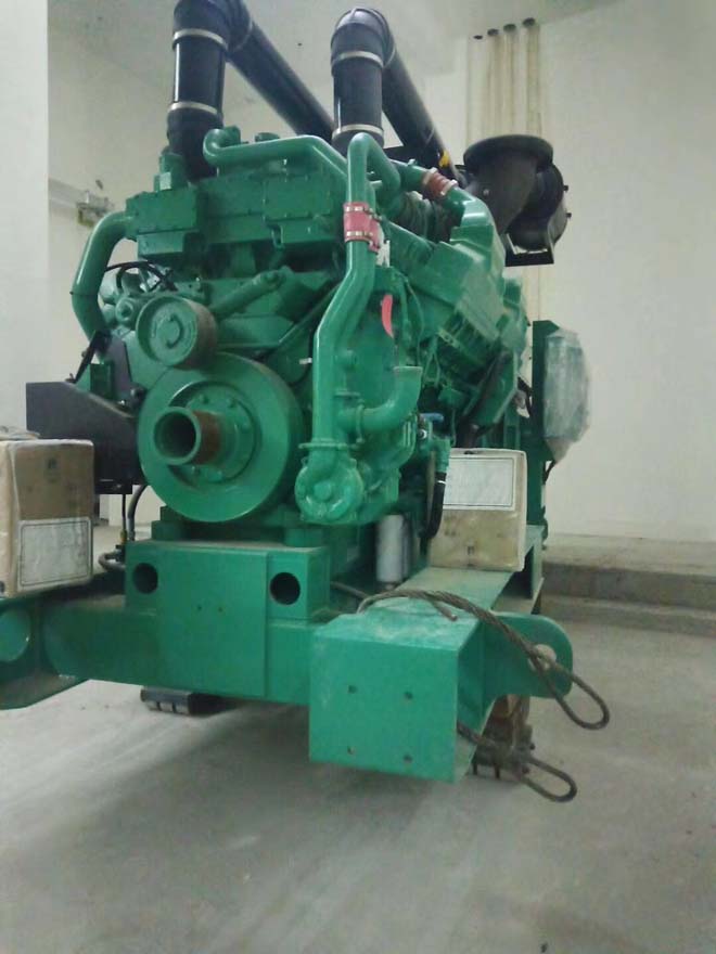 青島院士港二期發(fā)電機設備安裝施工現場